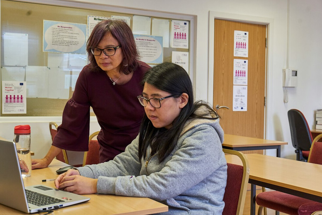 mentor helping student